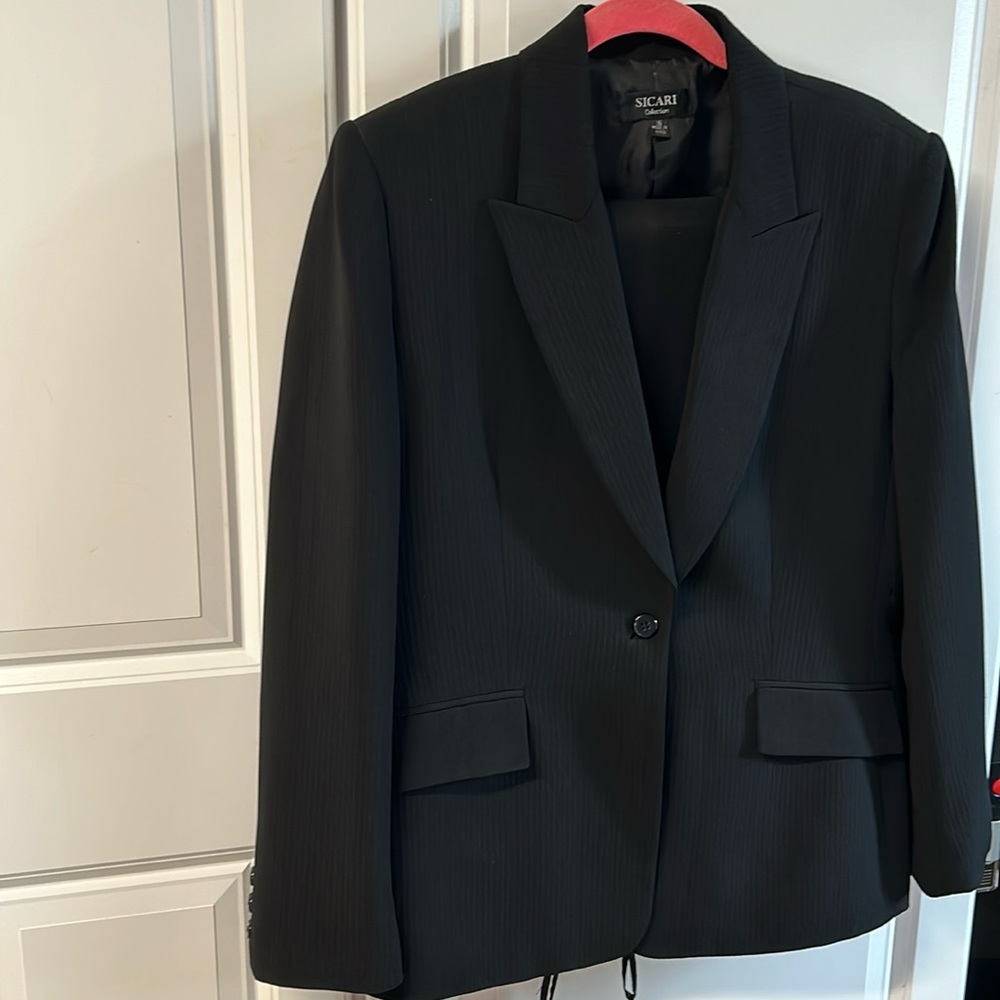 14W black pant suit, wide leg. Stripe printed inlay of fabric. New